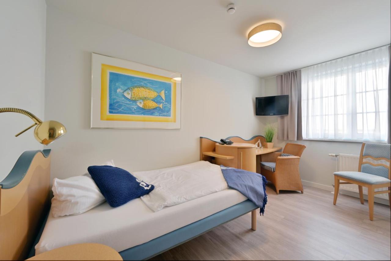 Hotel- & Ferienanlage Kapitaens-Haeuser Бреґе Екстер'єр фото