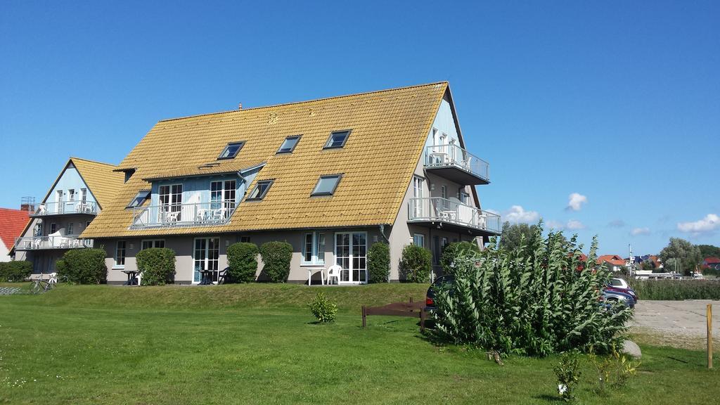 Hotel- & Ferienanlage Kapitaens-Haeuser Бреґе Екстер'єр фото